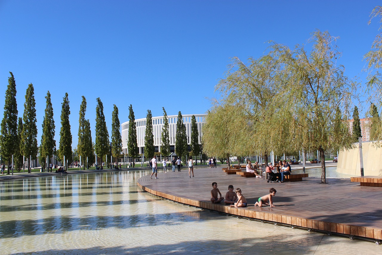 形成具有地 形成具有地